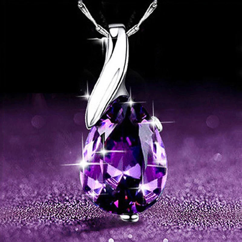 💎 Titre :

Collier pendentif cristal violet – élégance et éclat raffiné pour femme