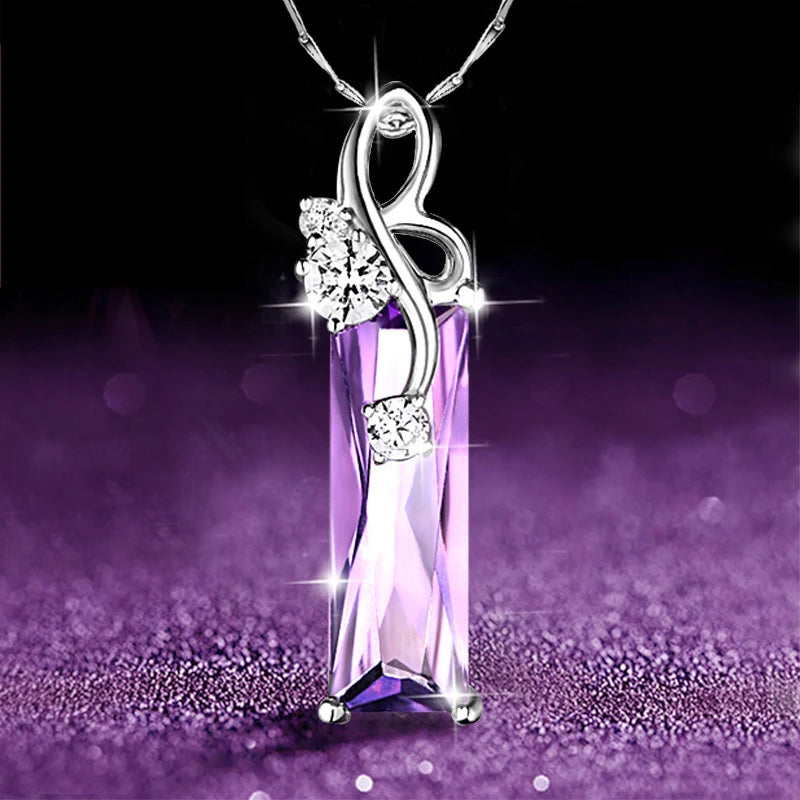💎 Titre :

Collier pendentif cristal violet – élégance et éclat raffiné pour femme