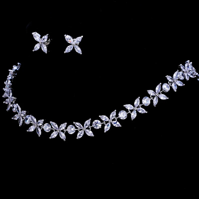 Parure de Bijoux de Luxe Femme – Collier et Boucles d’Oreilles en Cristaux Zirconium | Élégance Brillante pour Mariage ou Soirée