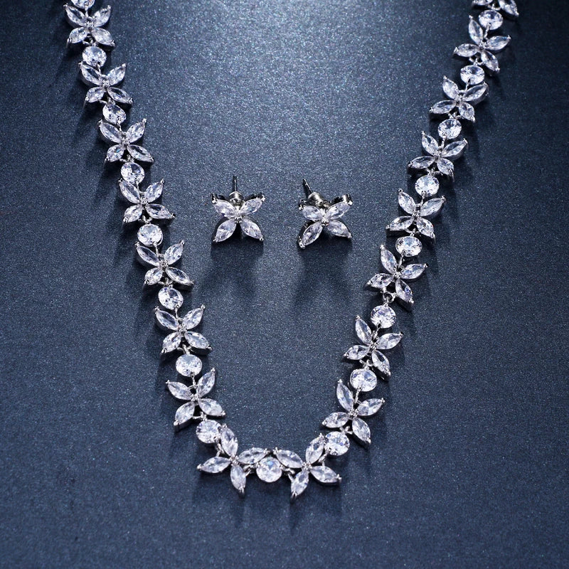 Parure de Bijoux de Luxe Femme – Collier et Boucles d’Oreilles en Cristaux Zirconium | Élégance Brillante pour Mariage ou Soirée