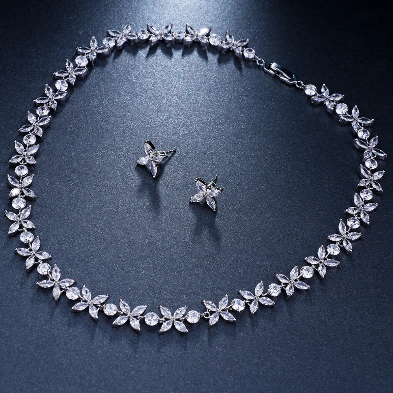 Parure de Bijoux de Luxe Femme – Collier et Boucles d’Oreilles en Cristaux Zirconium | Élégance Brillante pour Mariage ou Soirée