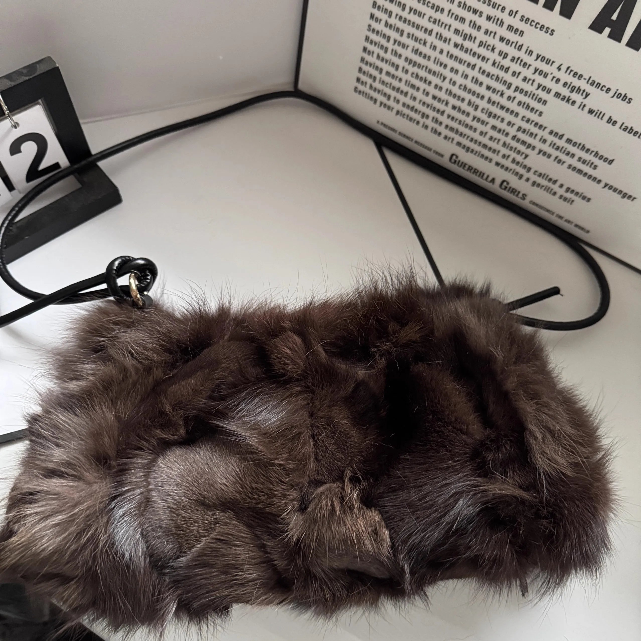 Sac à Main d’Hiver en Fausse Fourrure – Élégance & Douceur | Sac Bandoulière Femme Chic et Tendance