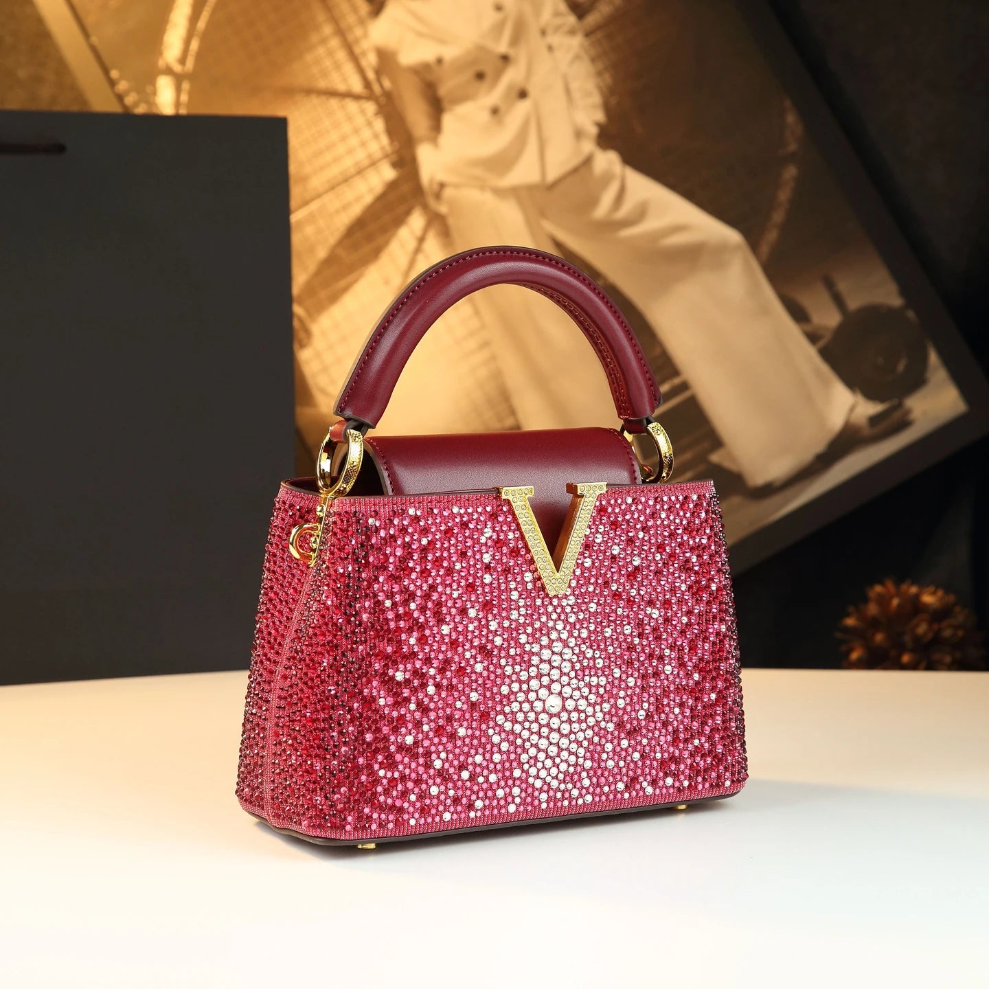 Sac à Main Femme Luxe à Strass – Poignée Rigide et Détail Doré | Sac Brillant Chic Soirée ou Cérémonie