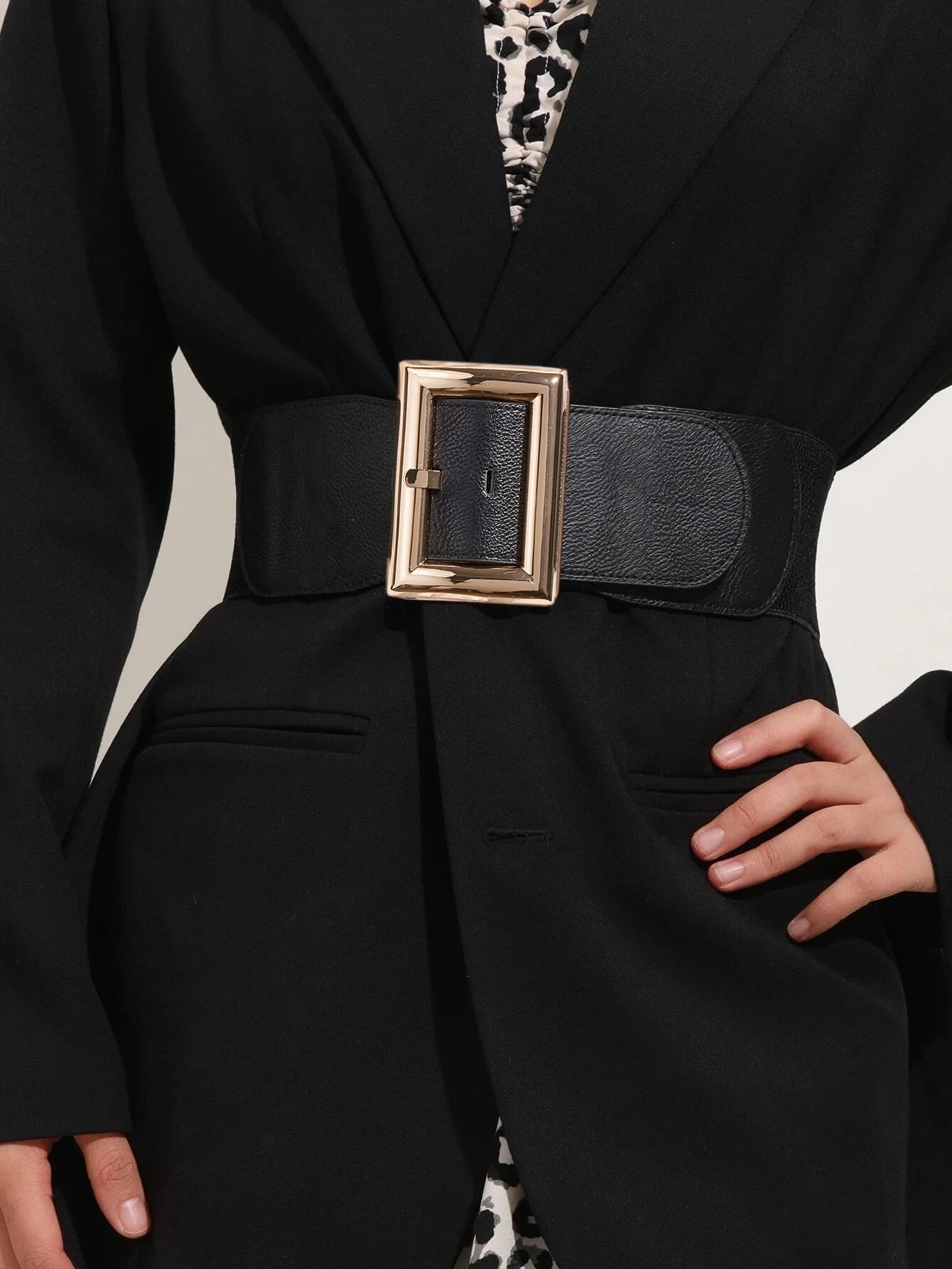 Ceinture Large Femme Élastique avec Boucle Carrée – Accessoire Chic pour Robes, Manteaux & Tenues Élégantes