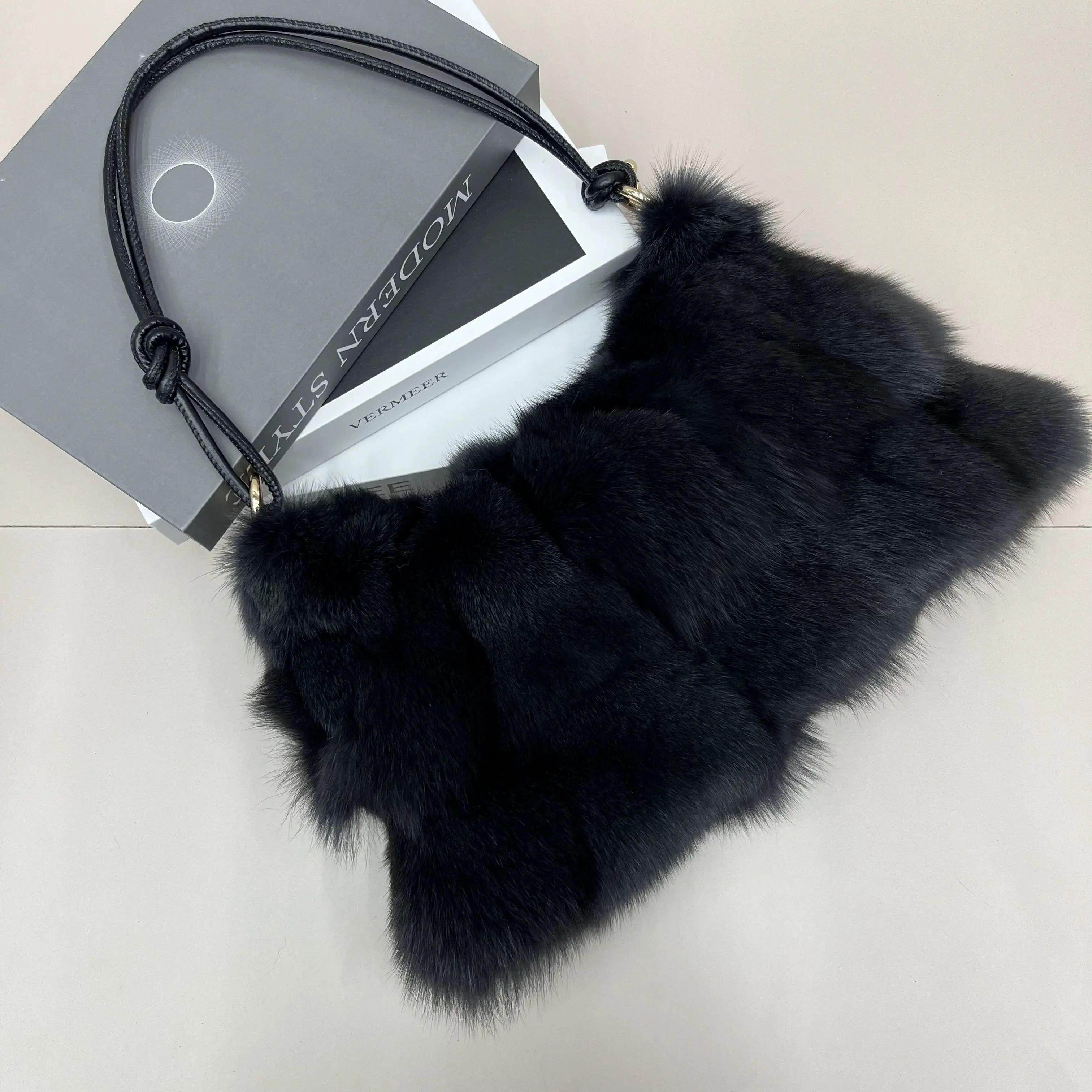 Sac à Main d’Hiver en Fausse Fourrure – Élégance & Douceur | Sac Bandoulière Femme Chic et Tendance