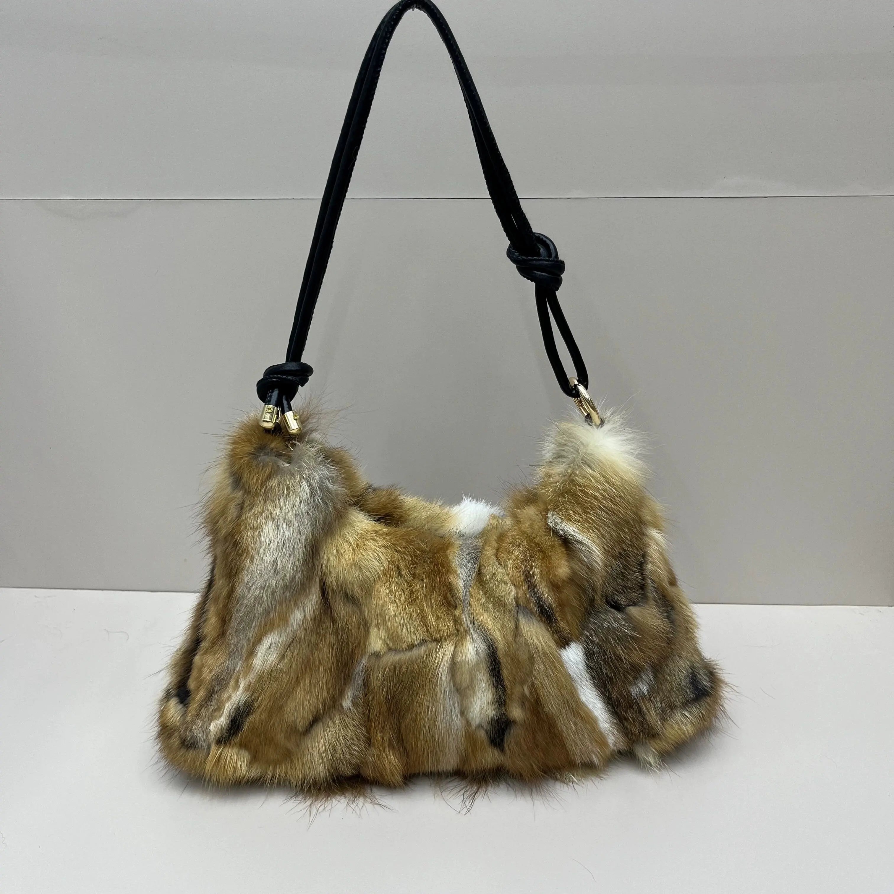 Sac à Main d’Hiver en Fausse Fourrure – Élégance & Douceur | Sac Bandoulière Femme Chic et Tendance