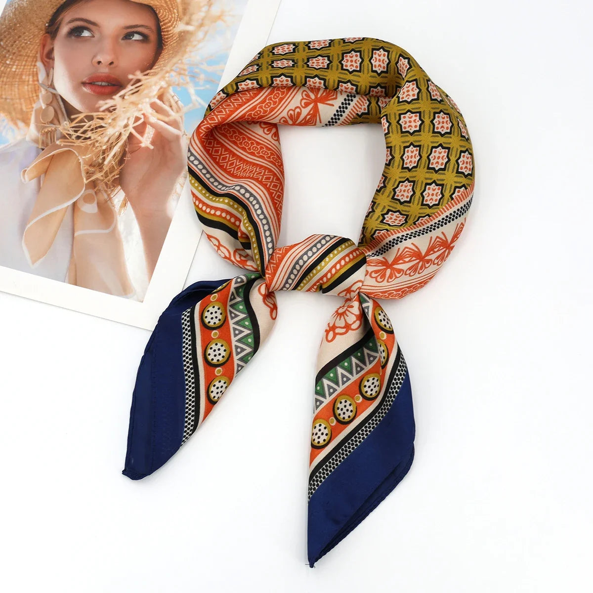 Foulard Carré Satiné Femme – Imprimé Élégant Style Soie | Accessoire Chic pour Cheveux, Cou ou Sac à Main