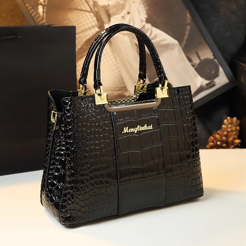 Sac à Main Femme Élégant Motif Crocodile – Modèle Luxe à Poignées Rigides et Finitions Dorées | Style Chic et Intemporel