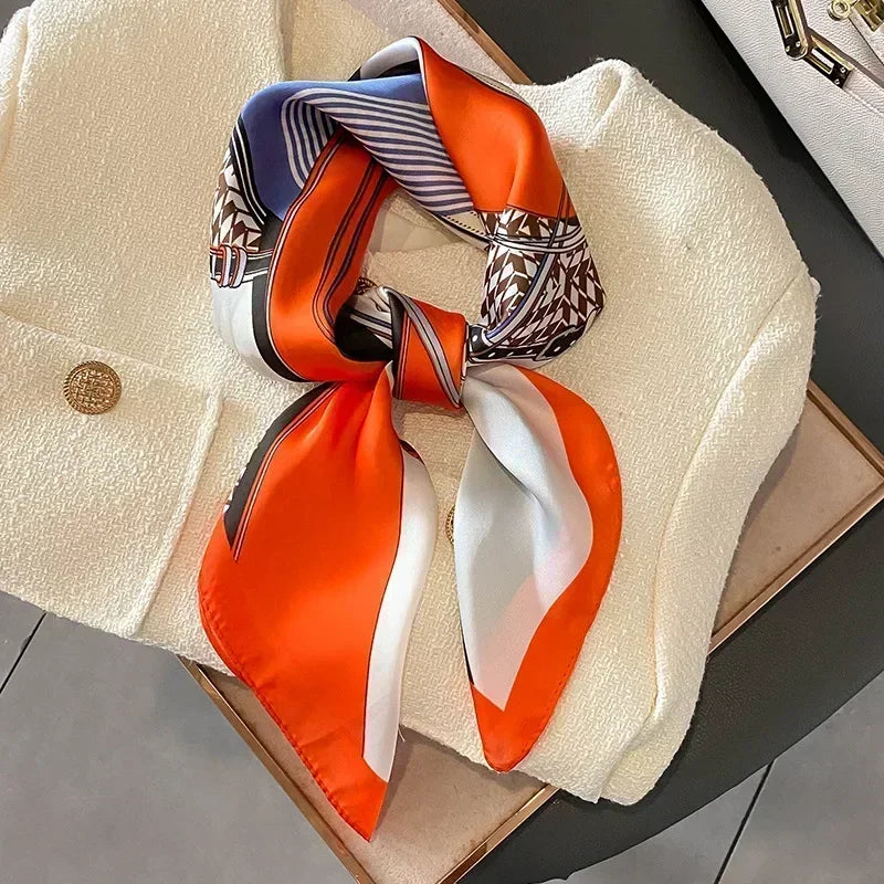 Foulard Carré Satiné Femme – Imprimé Élégant Style Soie | Accessoire Chic pour Cheveux, Cou ou Sac à Main