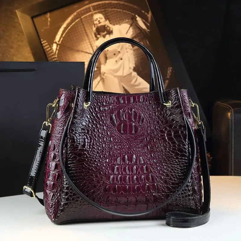 Alliez style et praticité avec ce somptueux sac à main en cuir véritable.
Son design chic au motif crocodile et ses finitions soignées en font un accessoire incontournable pour toutes les femmes modernes.