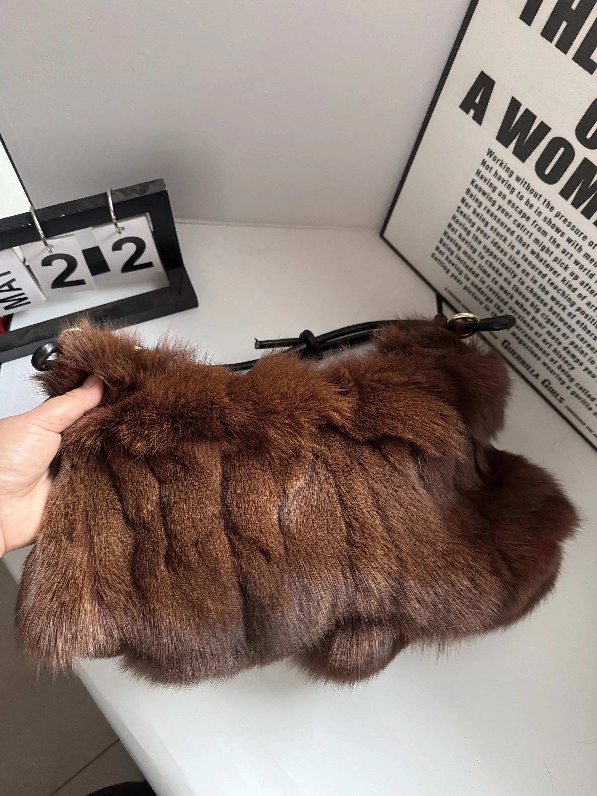 Sac à Main d’Hiver en Fausse Fourrure – Élégance & Douceur | Sac Bandoulière Femme Chic et Tendance