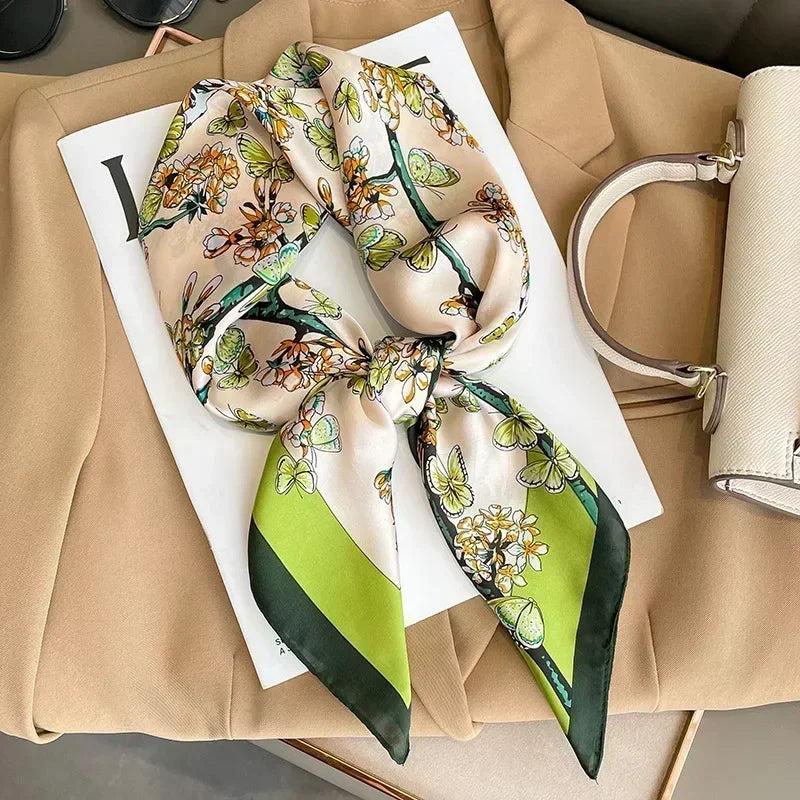 Foulard Carré Satiné Femme – Imprimé Élégant Style Soie | Accessoire Chic pour Cheveux, Cou ou Sac à Main