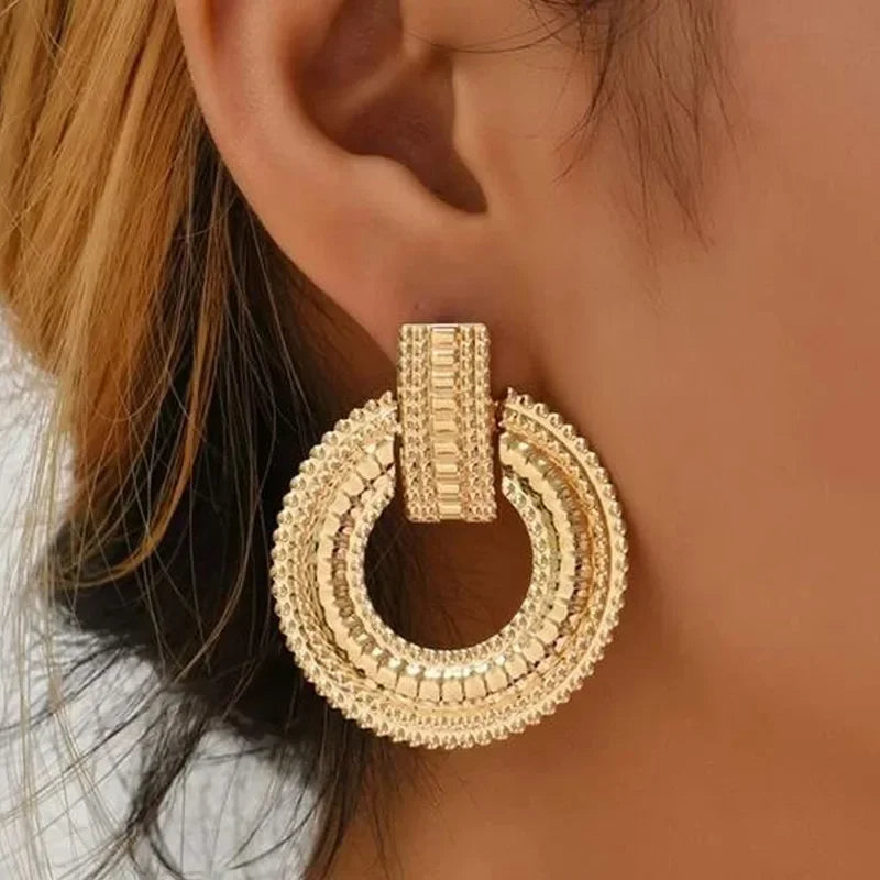 Boucles d’Oreilles Créoles Dorées – Grandes Créoles Rondes Élégantes pour Femme | Bijou Chic & Tendance