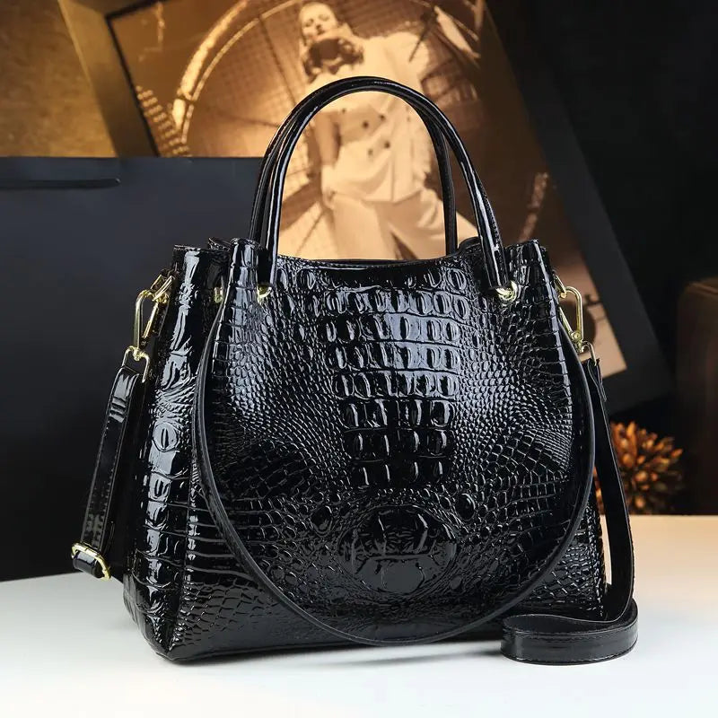 Alliez style et praticité avec ce somptueux sac à main en cuir véritable.
Son design chic au motif crocodile et ses finitions soignées en font un accessoire incontournable pour toutes les femmes modernes.