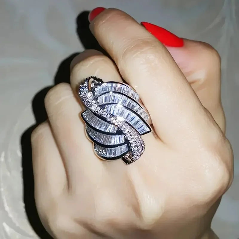 Bague Élégance Cristal – Design Géométrique Luxueux & Brillance Intemporelle