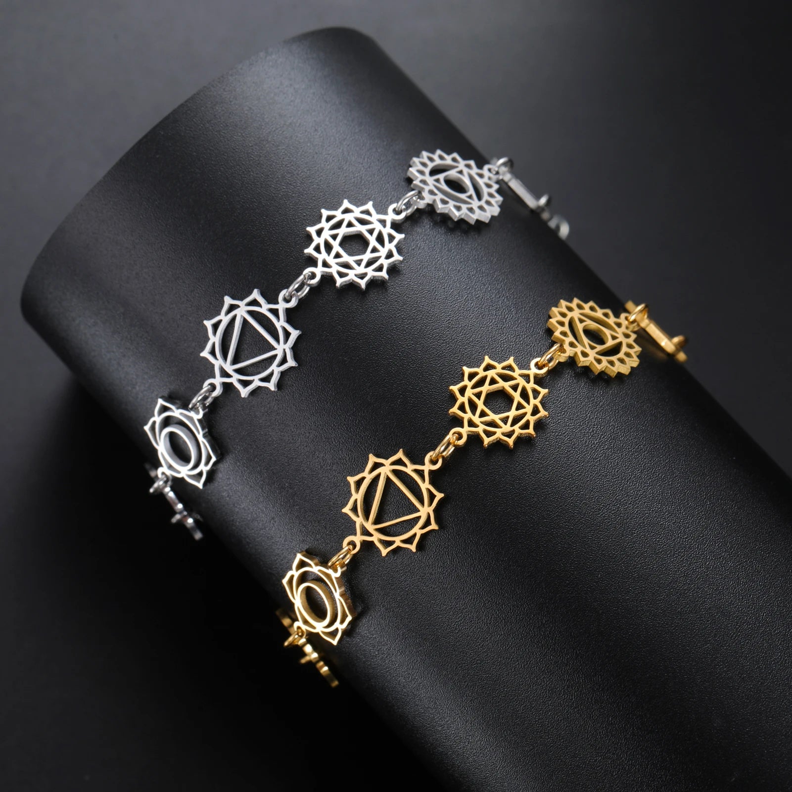 Bracelet 7 Chakras fleur de lotus – Acier inoxydable doré, énergie et équilibre intérieur 🌙