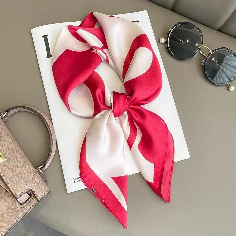 Foulard Carré Satiné Femme – Imprimé Élégant Style Soie | Accessoire Chic pour Cheveux, Cou ou Sac à Main