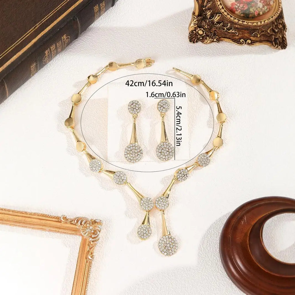Parure Dorée Élégante – Collier et Boucles d’Oreilles Chic pour Mariage ou Soirée | Bijoux de Luxe Féminins et Raffinés