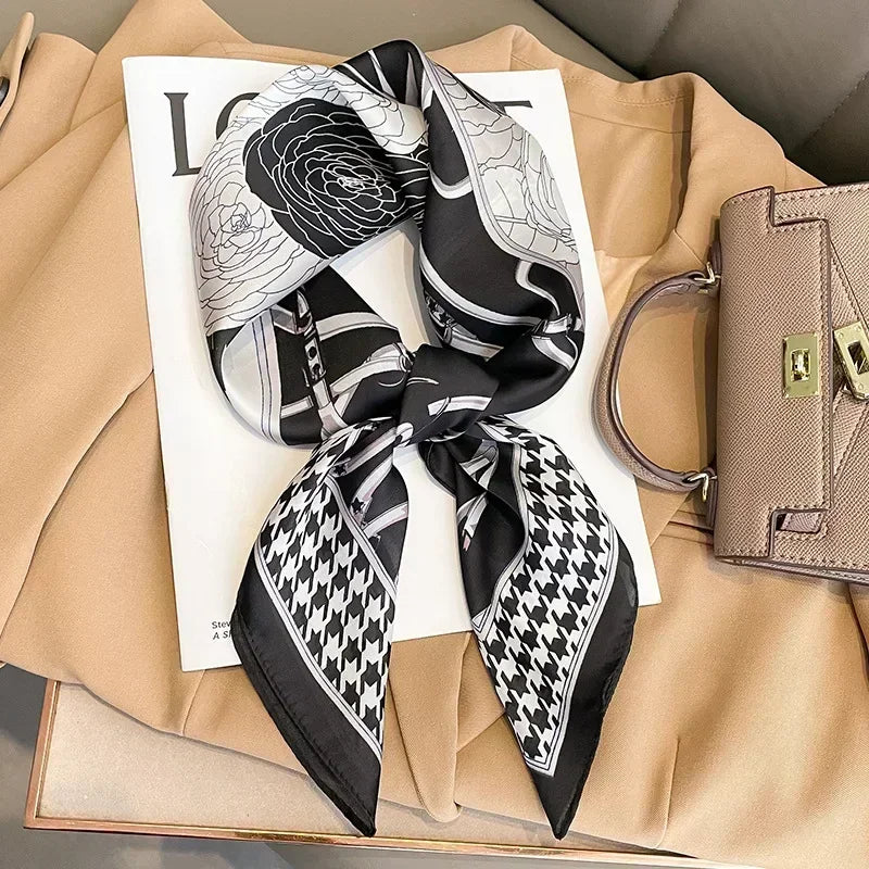 Foulard Carré Satiné Femme – Imprimé Élégant Style Soie | Accessoire Chic pour Cheveux, Cou ou Sac à Main