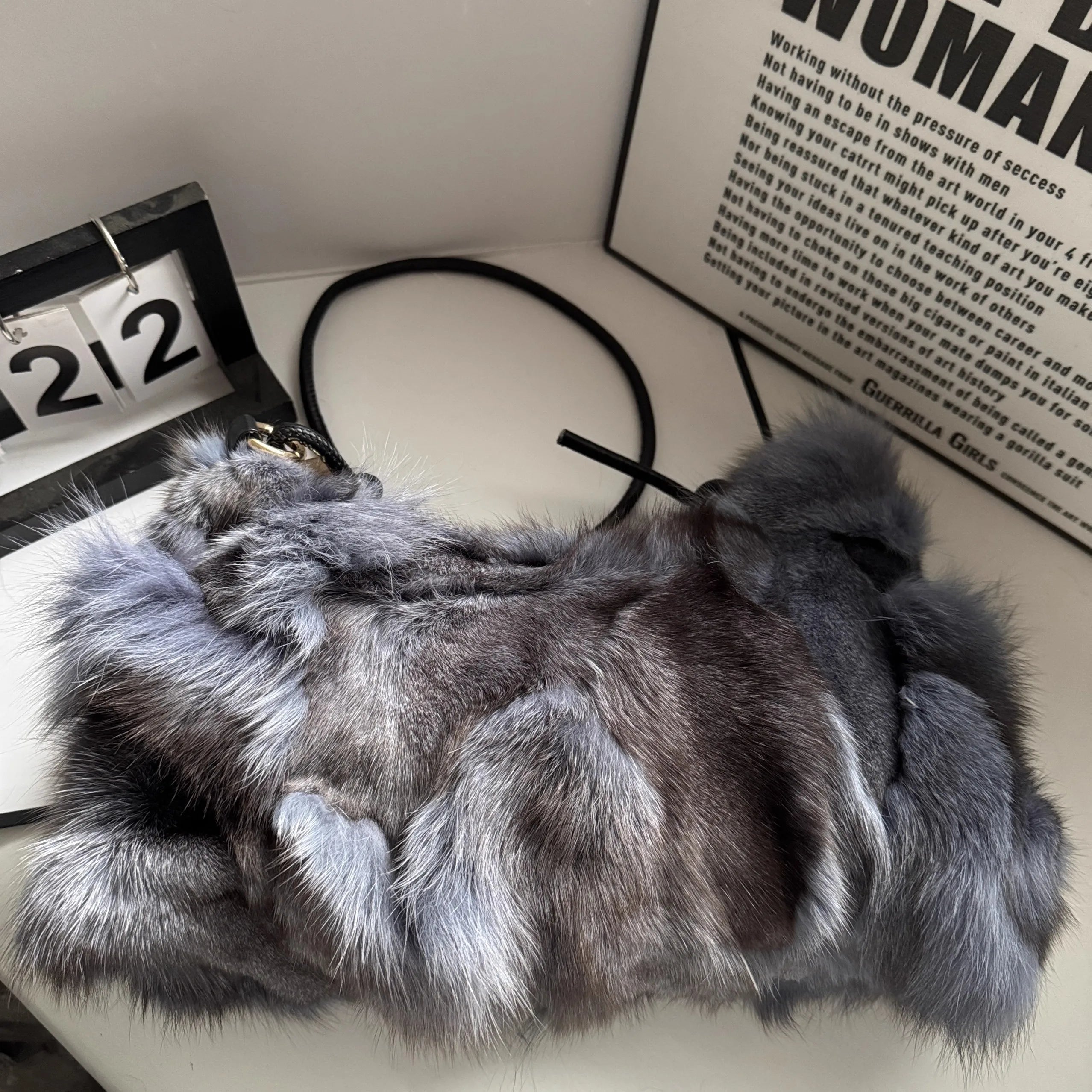 Sac à Main d’Hiver en Fausse Fourrure – Élégance & Douceur | Sac Bandoulière Femme Chic et Tendance