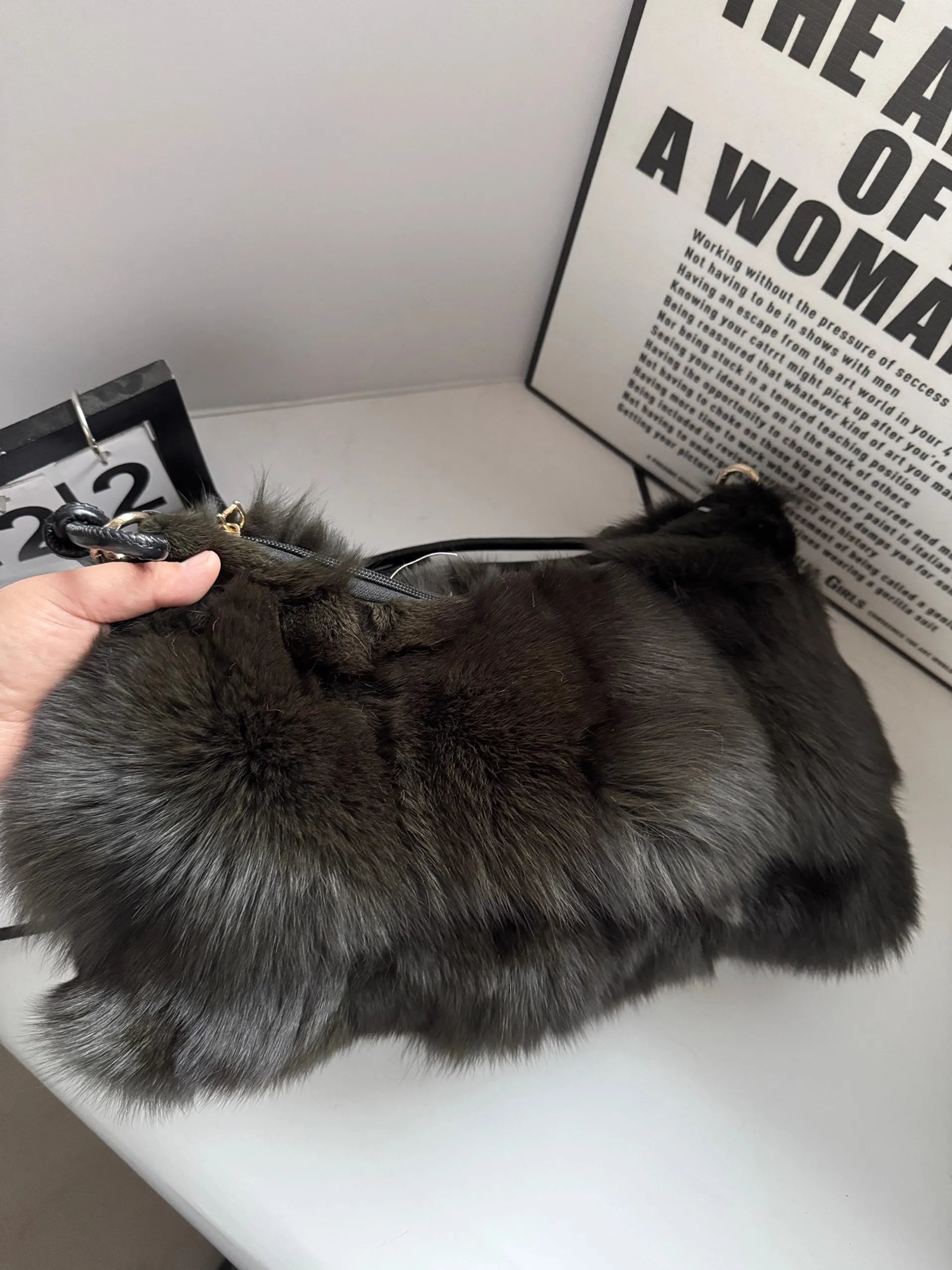 Sac à Main d’Hiver en Fausse Fourrure – Élégance & Douceur | Sac Bandoulière Femme Chic et Tendance