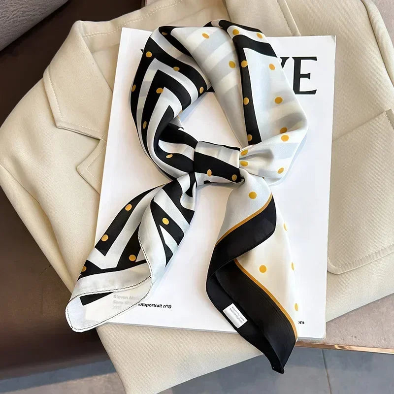 Foulard Carré Satiné Femme – Imprimé Élégant Style Soie | Accessoire Chic pour Cheveux, Cou ou Sac à Main