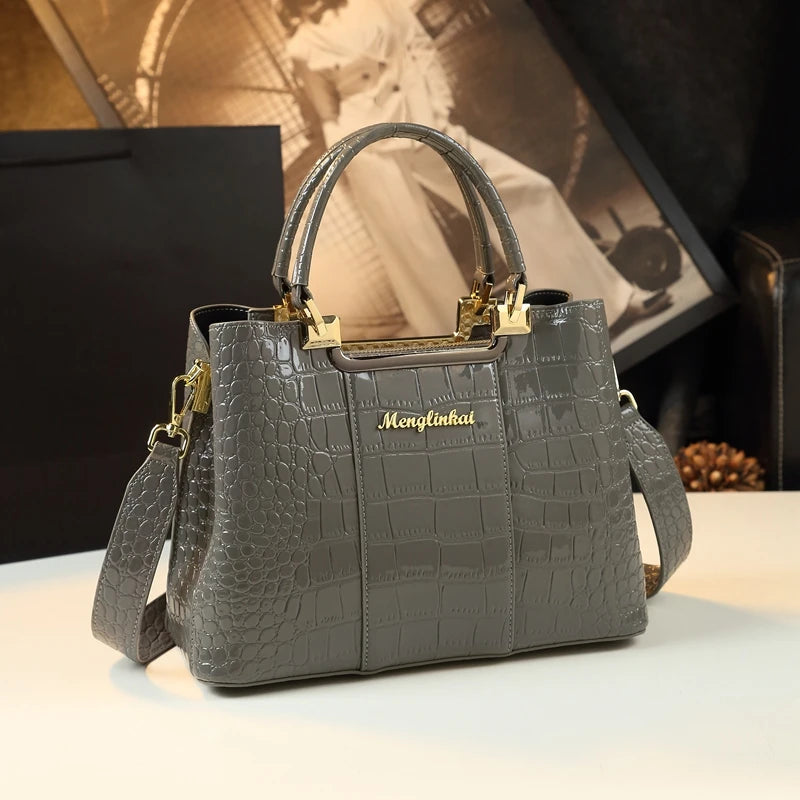 Sac à Main Femme Élégant Motif Crocodile – Modèle Luxe à Poignées Rigides et Finitions Dorées | Style Chic et Intemporel