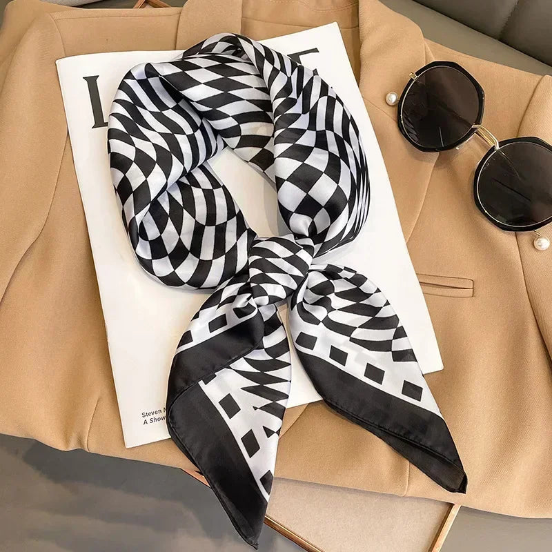 Foulard Carré Satiné Femme – Imprimé Élégant Style Soie | Accessoire Chic pour Cheveux, Cou ou Sac à Main