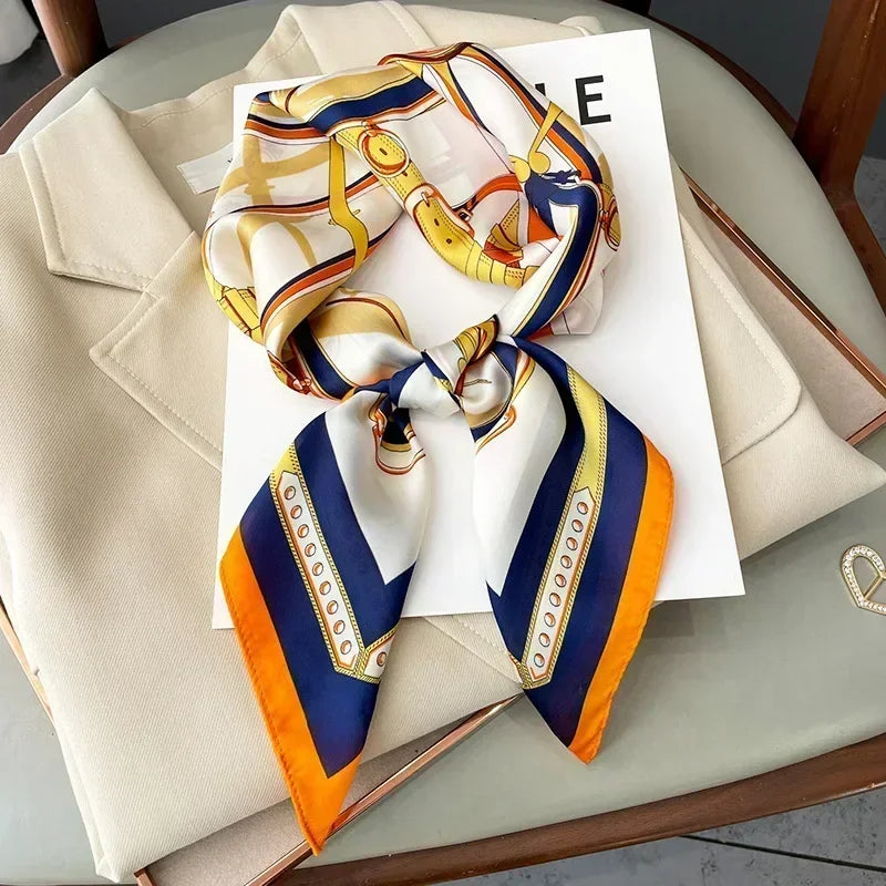 Foulard Carré Satiné Femme – Imprimé Élégant Style Soie | Accessoire Chic pour Cheveux, Cou ou Sac à Main