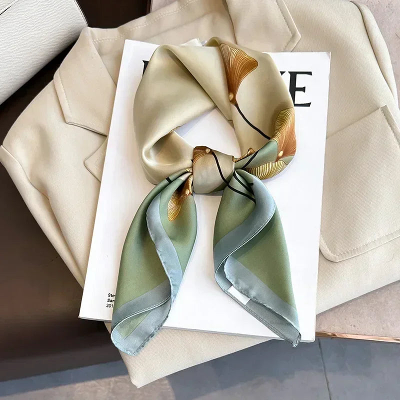 Foulard Carré Satiné Femme – Imprimé Élégant Style Soie | Accessoire Chic pour Cheveux, Cou ou Sac à Main