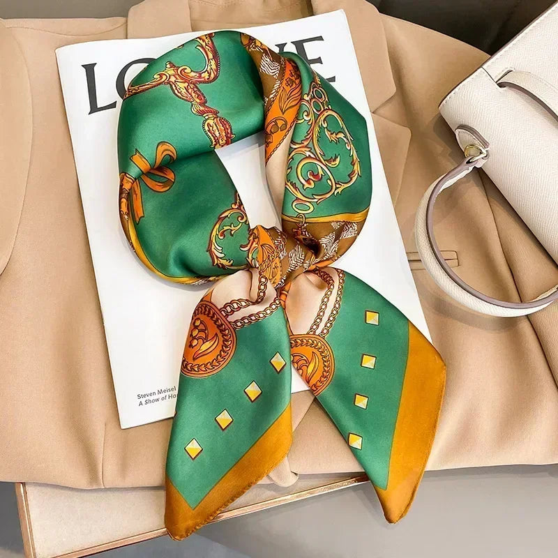 Foulard Carré Satiné Femme – Imprimé Élégant Style Soie | Accessoire Chic pour Cheveux, Cou ou Sac à Main