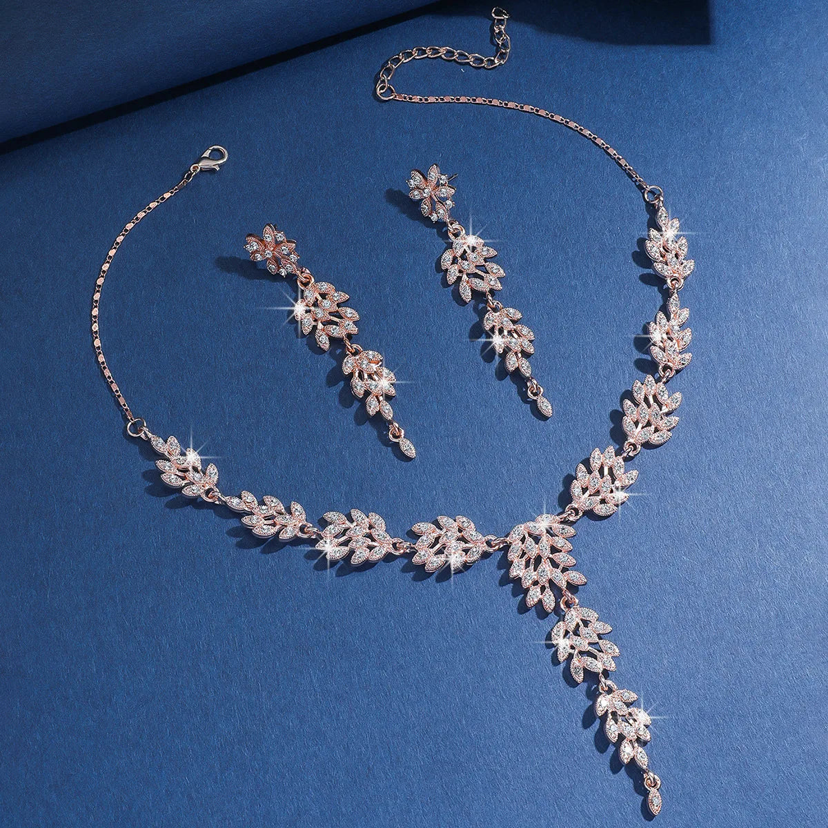 Ensemble de Bijoux 3 Pièces pour Femme – Collier et Boucles d’Oreilles Ajustables, Élégance Quotidienne & Soirée