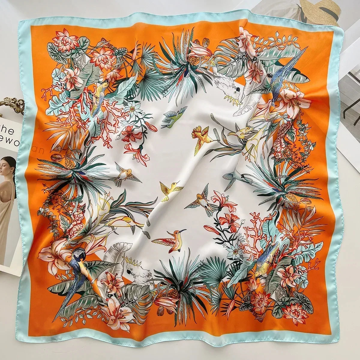 Foulard Carré Satiné Femme – Imprimé Élégant Style Soie | Accessoire Chic pour Cheveux, Cou ou Sac à Main