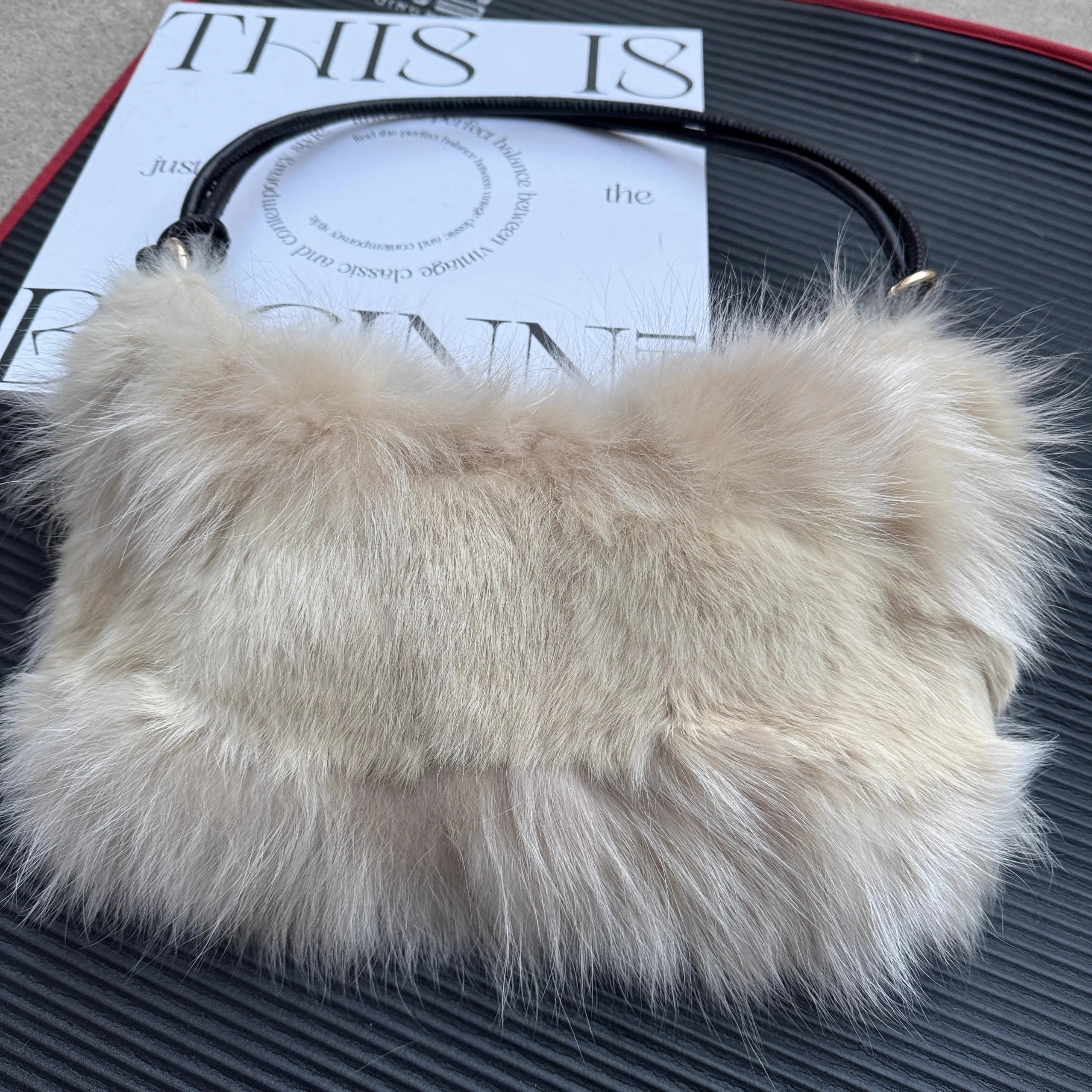 Sac à Main d’Hiver en Fausse Fourrure – Élégance & Douceur | Sac Bandoulière Femme Chic et Tendance