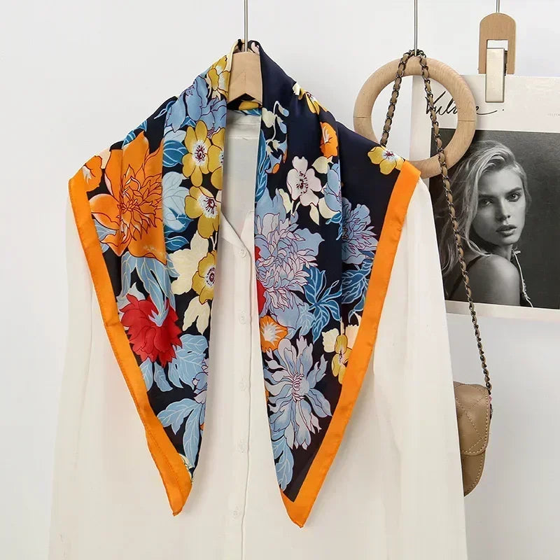 Foulard Carré Satiné Femme – Imprimé Élégant Style Soie | Accessoire Chic pour Cheveux, Cou ou Sac à Main