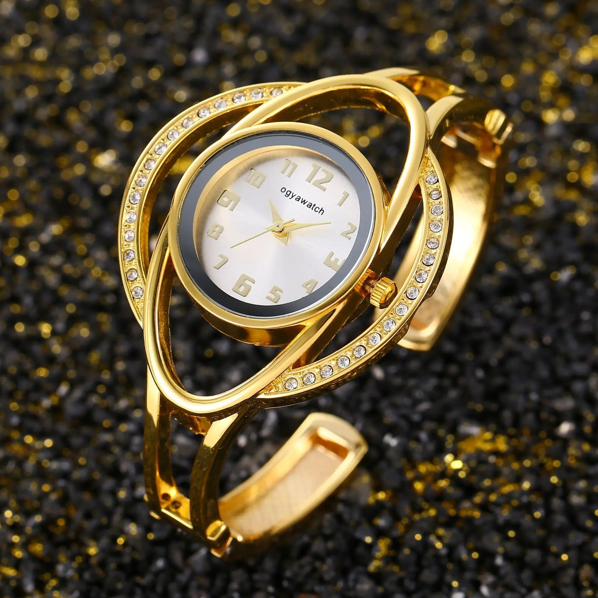 Montre bracelet dorée “Lumière d’Or” – Élégance moderne et raffinement intemporel