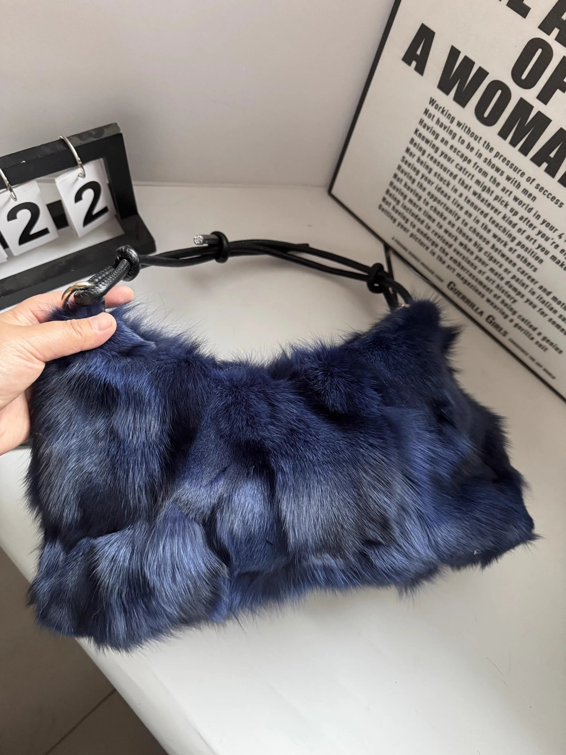 Sac à Main d’Hiver en Fausse Fourrure – Élégance & Douceur | Sac Bandoulière Femme Chic et Tendance