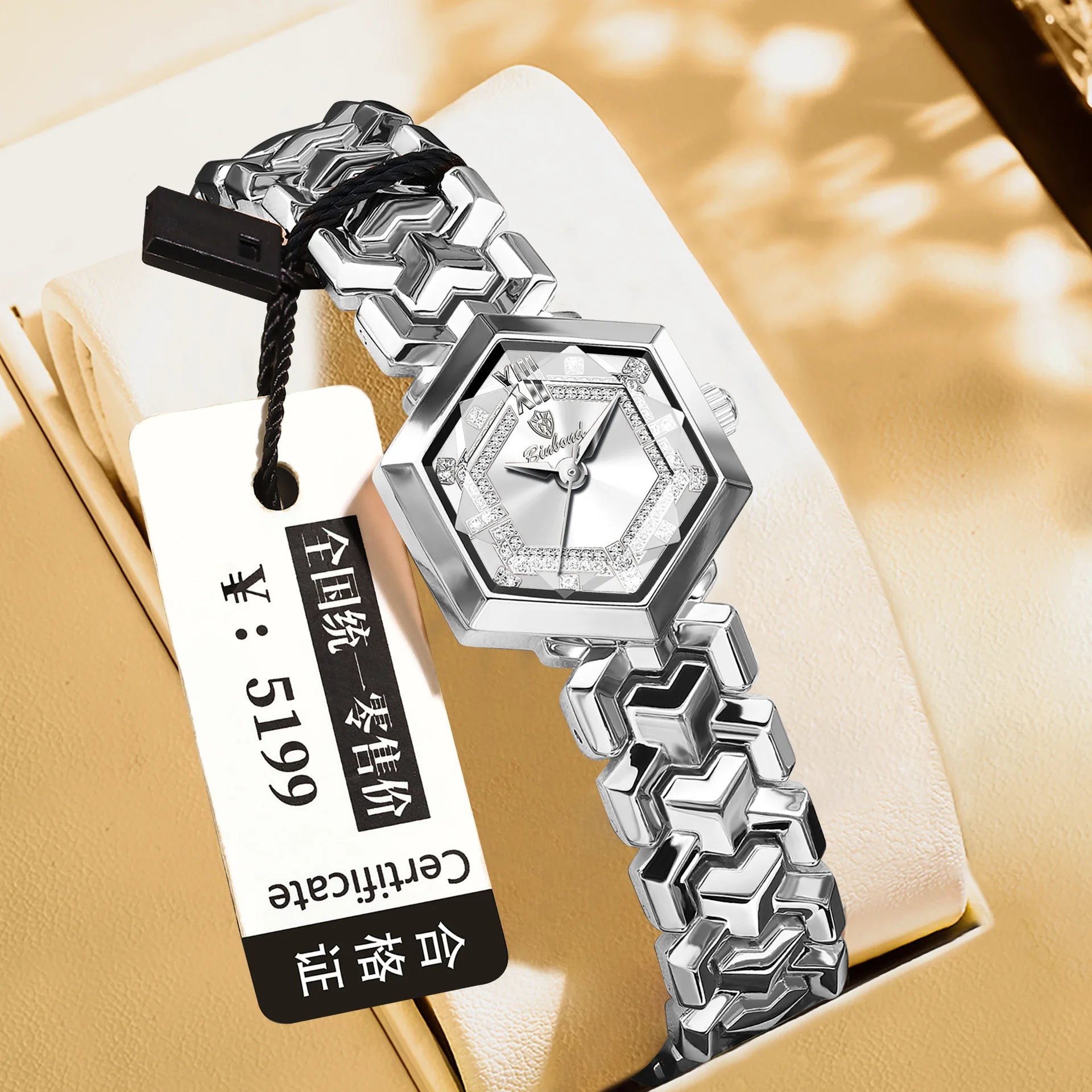 Montre Femme UTHAI CQ0435 – Design Hexagonal Élégant, Verre Stéréoscopique, Étanche & Luxueuse